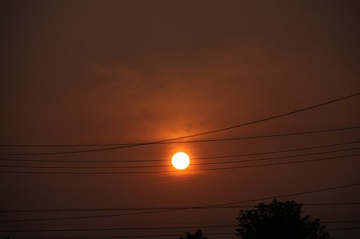 早朝の太陽