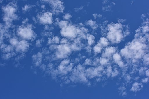【夏】こんな雲の日も