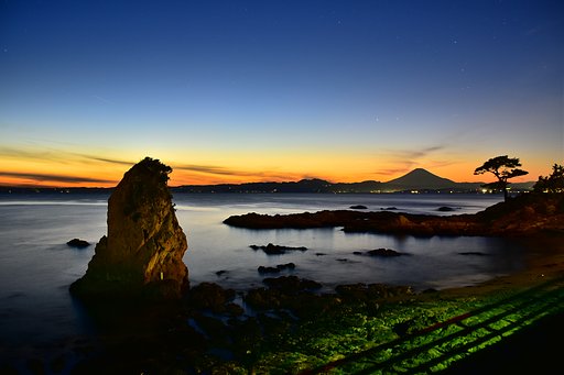 夜の訪れ。
