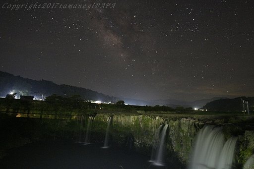 天の川と滝