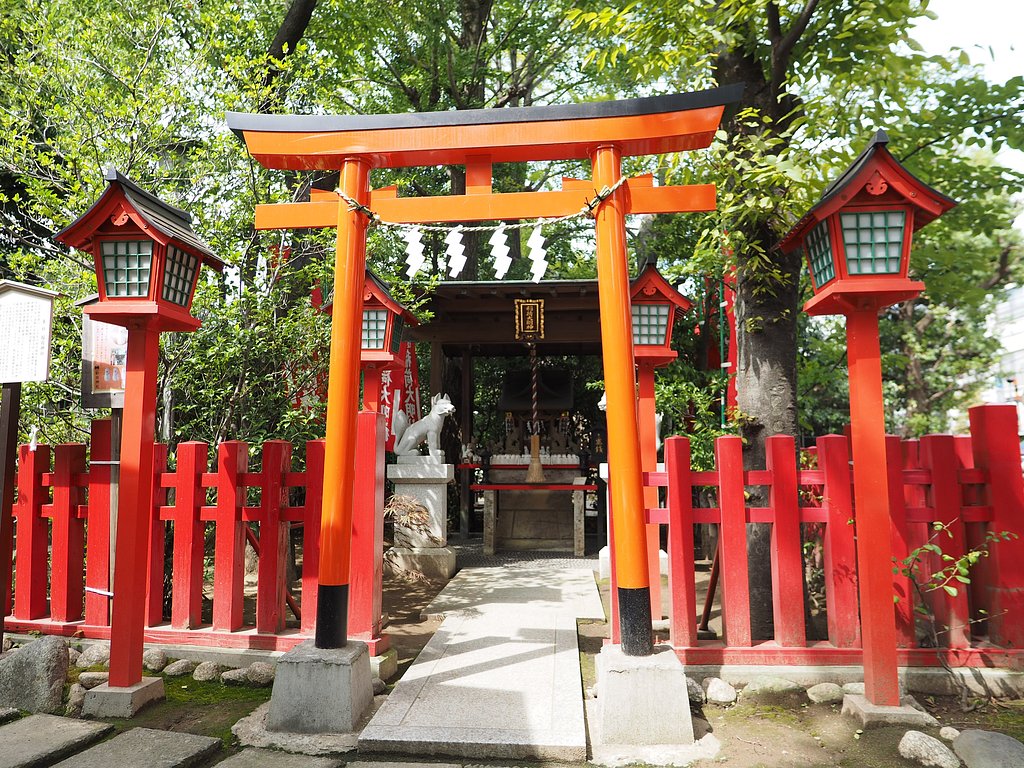 新田神社・稲荷大明神