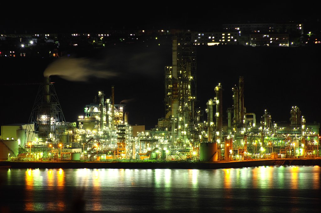 室蘭　夜の工場