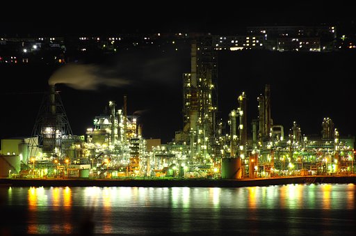 室蘭　夜の工場