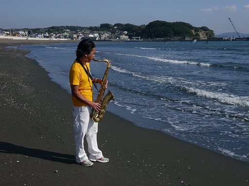 【横顔】浜辺で酔う
