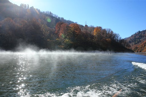 銀山湖の朝