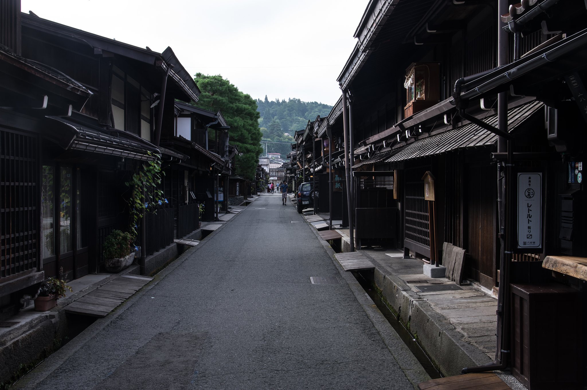 上三之町の朝
