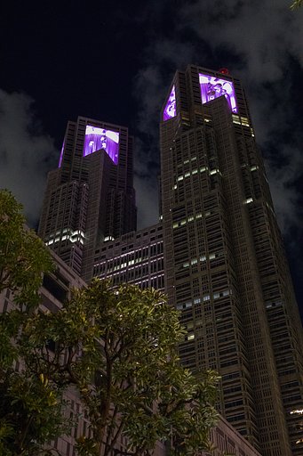 ISO 25600 夜の都庁