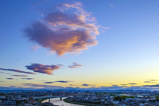 【花・空のある風景】朝焼けの雲