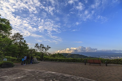 【花・空のある風景】令和元年5月５日の雲と富士山