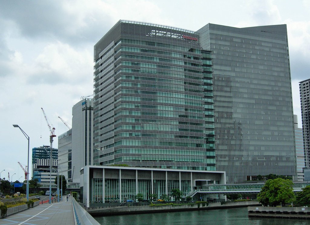 日産本社