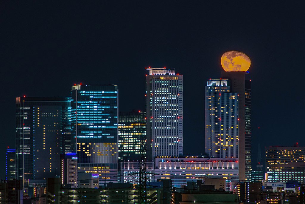 月