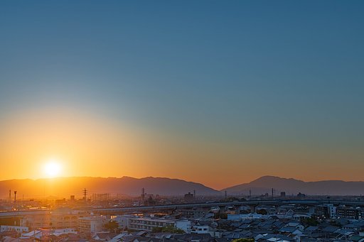 【花・空のある風景】令和元年5月7日の日の入
