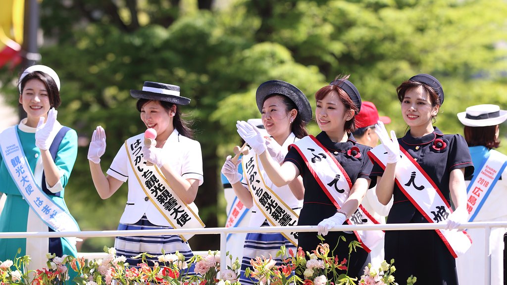 フラワーフェスティバルに錦上花を添える人々