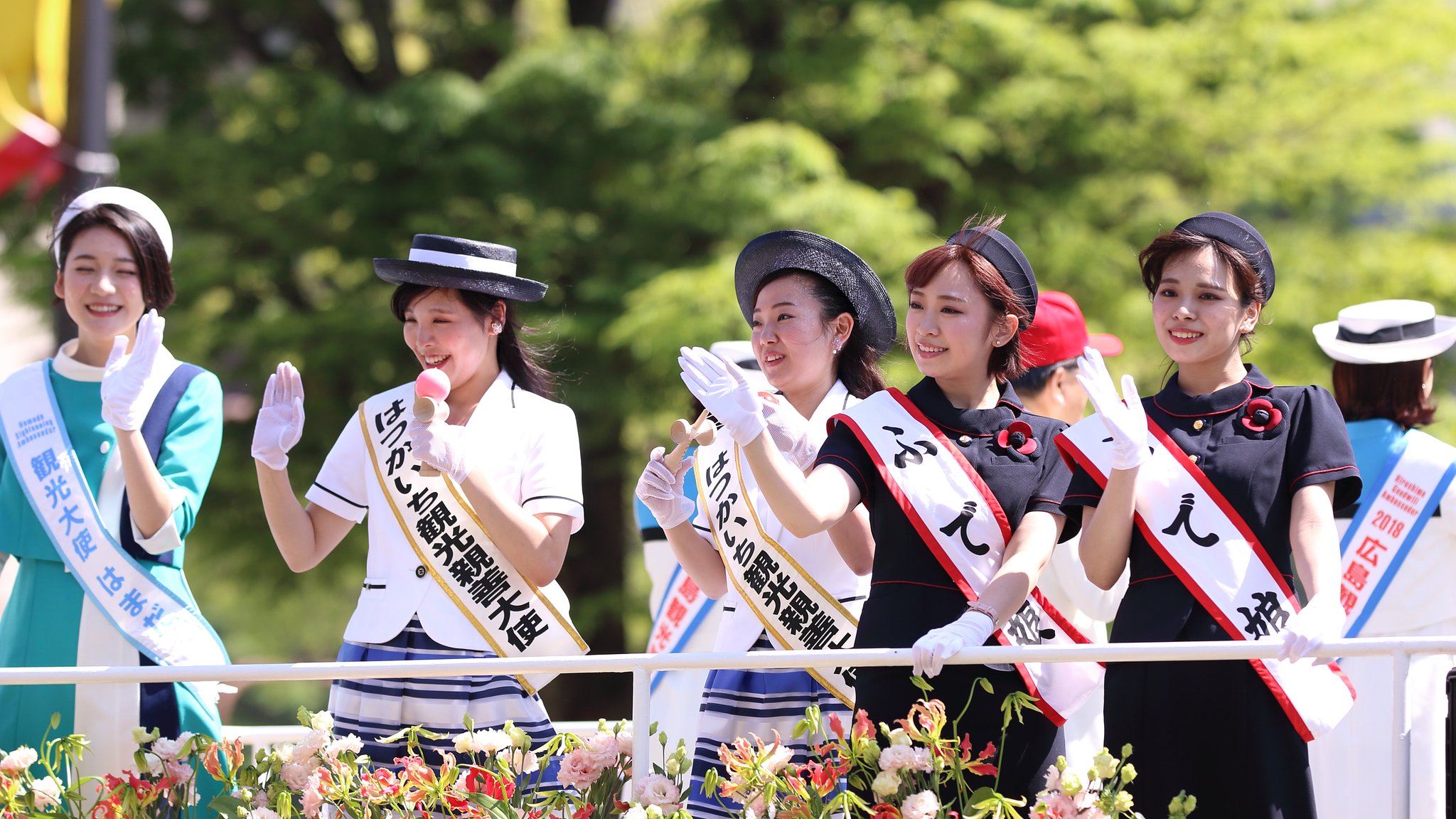 フラワーフェスティバルに錦上花を添える人々