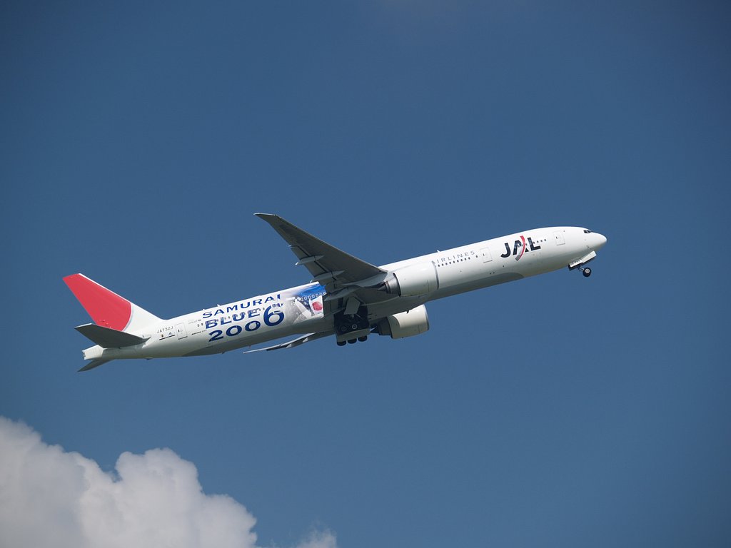 青い空に「SAMURAI　BLUE　2006」