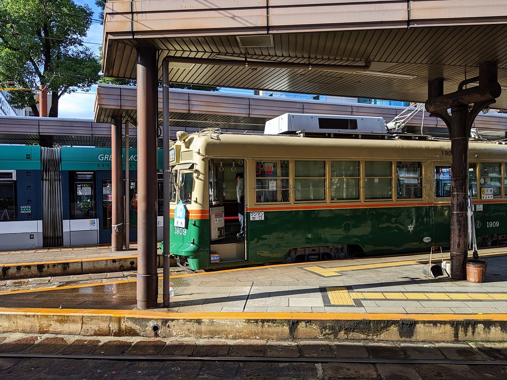広電1900形