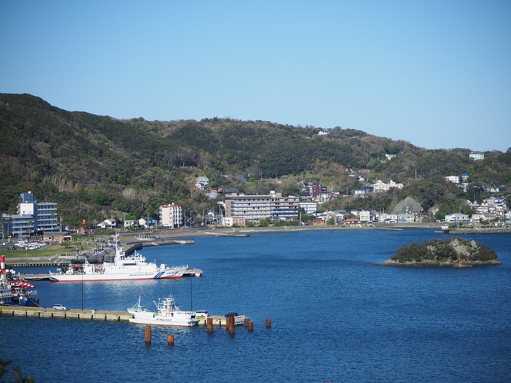 静かな下田港