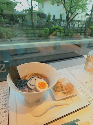 車内でラーメン