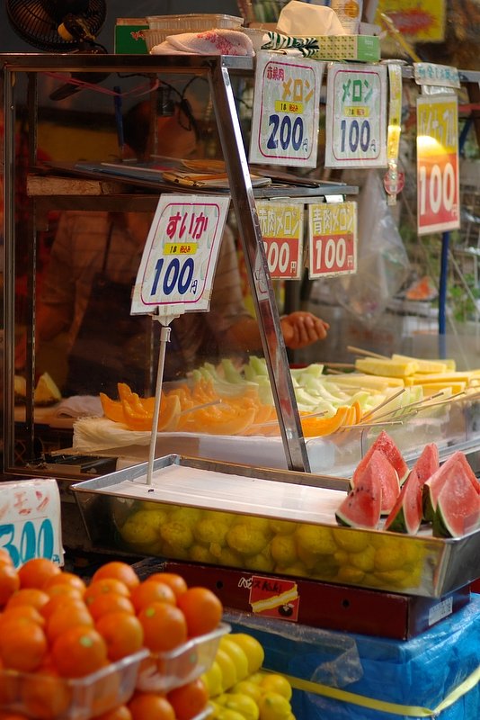 はい、100円ね。
