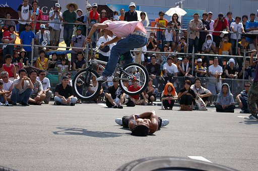 飛ぶ自転車