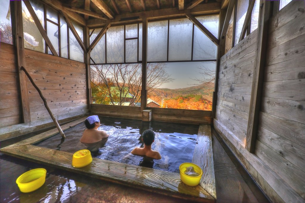 五色温泉