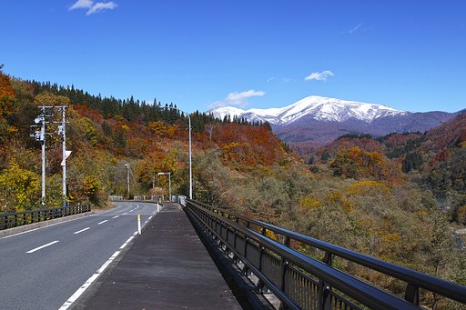 月山