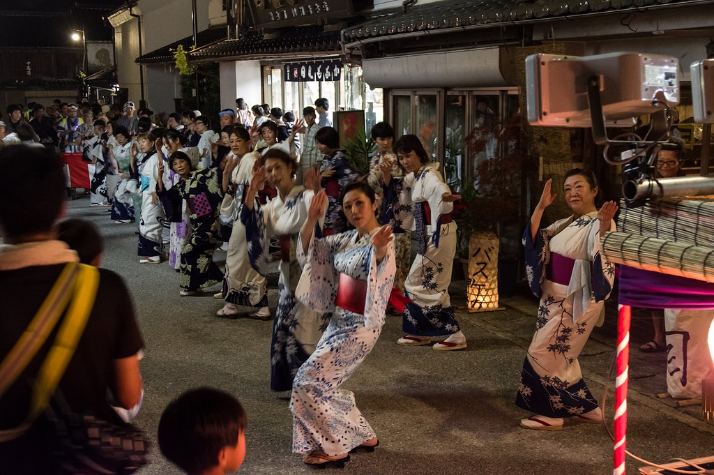 足助をどり