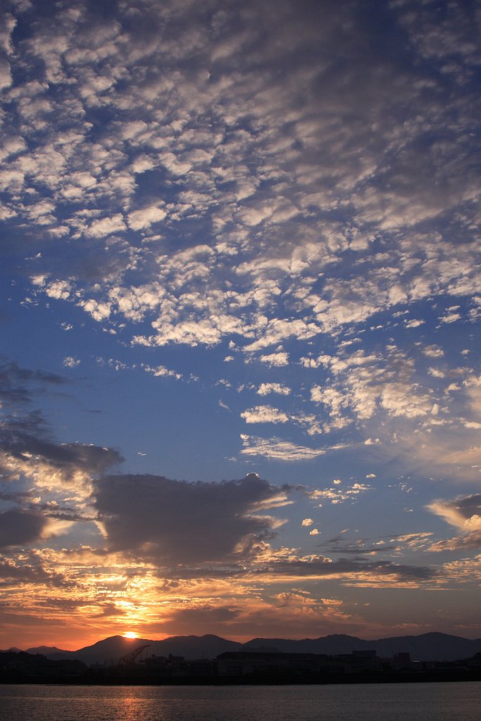朝日と青空