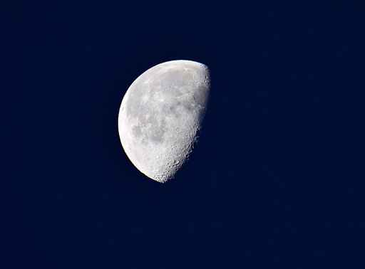 12月28日　AM6:20の月