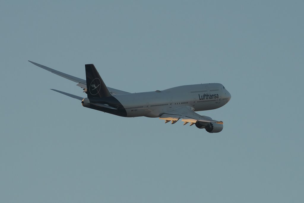 Lufthansa B747-8（新塗装）