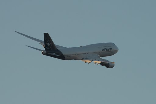 Lufthansa B747-8（新塗装）