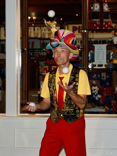 Juggler at Disney World