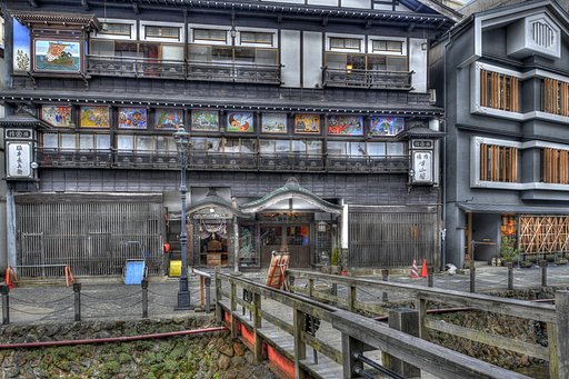 銀山温泉