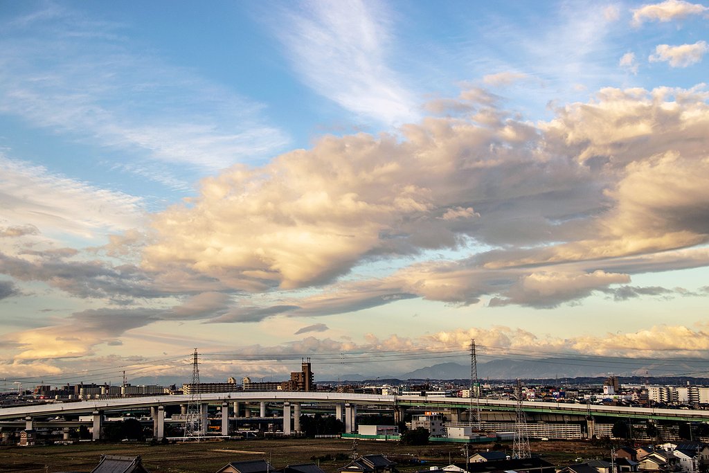 朝の雲