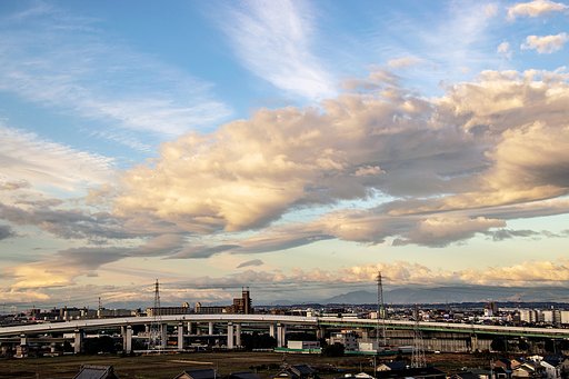 朝の雲
