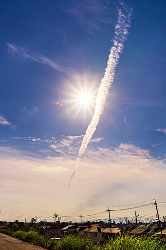 【SUMMER】太陽とひこうき雲