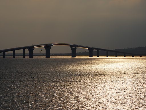 伊良部大橋・逆光