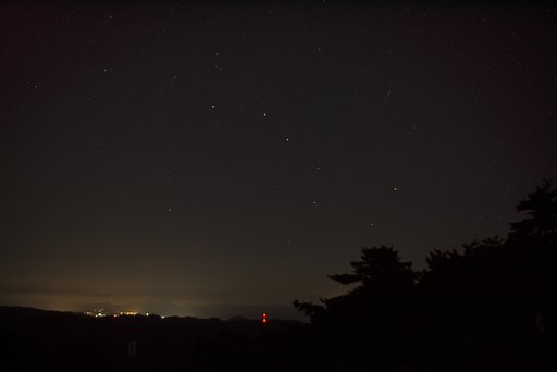 街の灯りと北斗七星