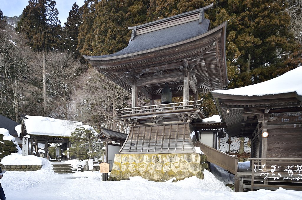 立石寺の鐘楼