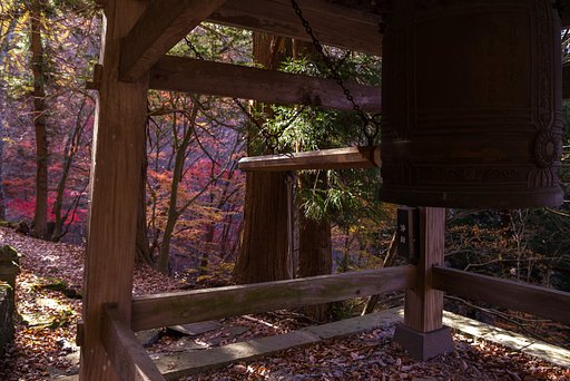 晩秋の鐘撞堂