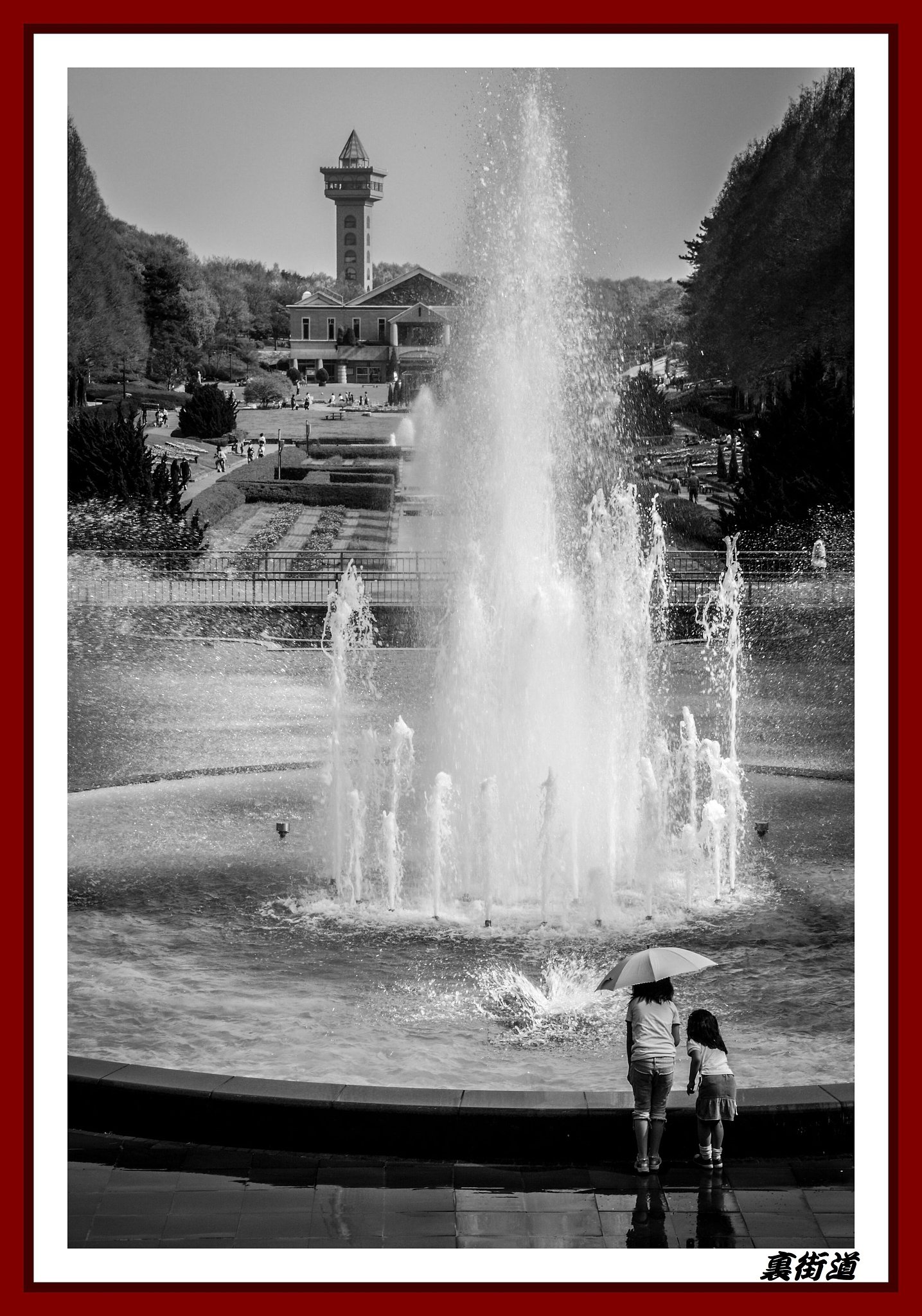 【白黒写真】公園の姉妹