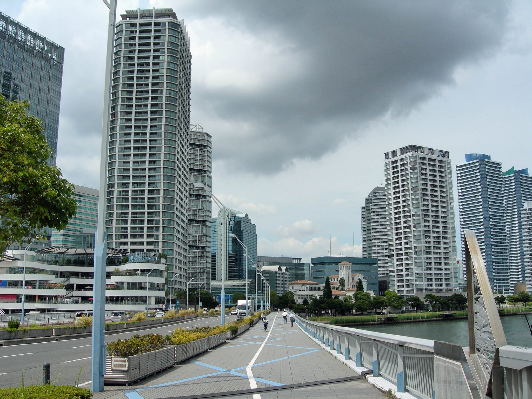 横浜