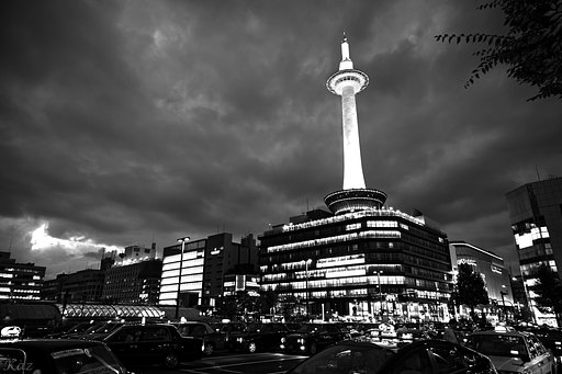 【白黒写真】京都駅前
