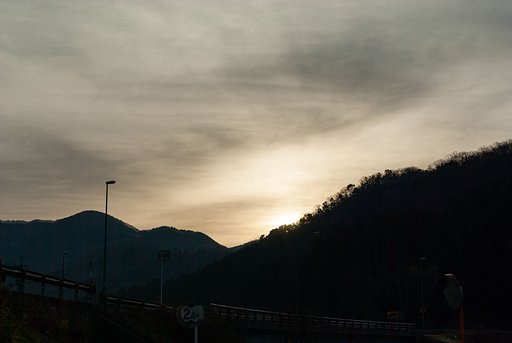 雲の多い朝に・・