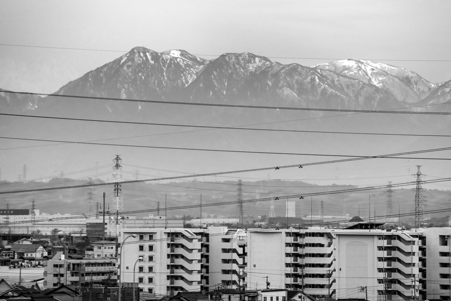 【白黒写真】この山々は・・