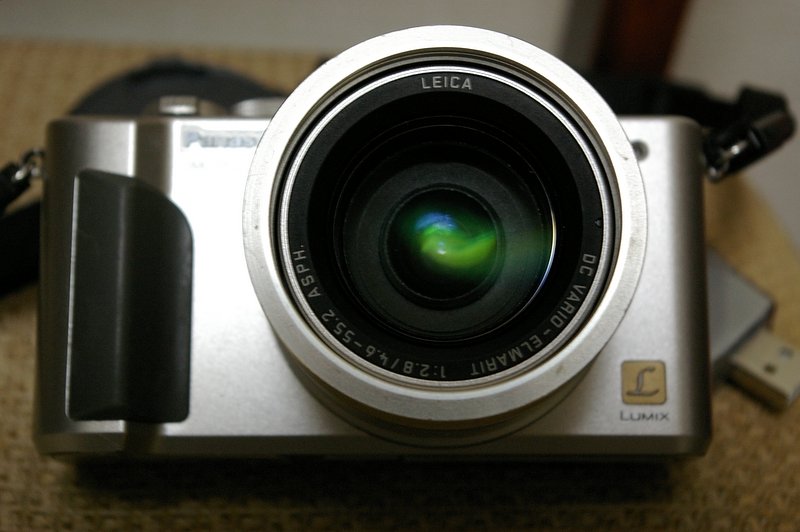 LUMIX　FZ-1