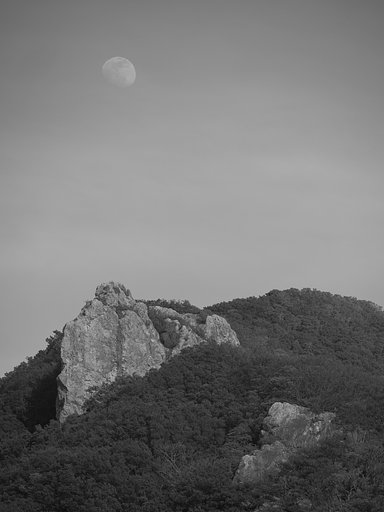 月が見ていた～寝姿山～