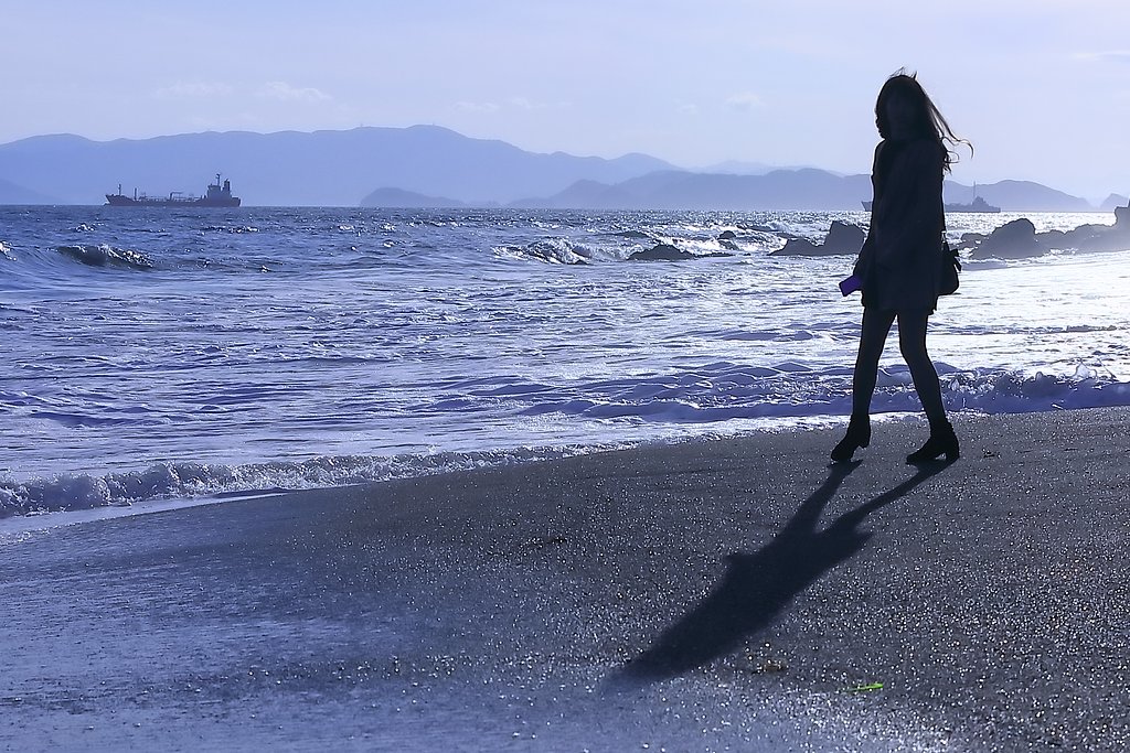 渚のシルエット