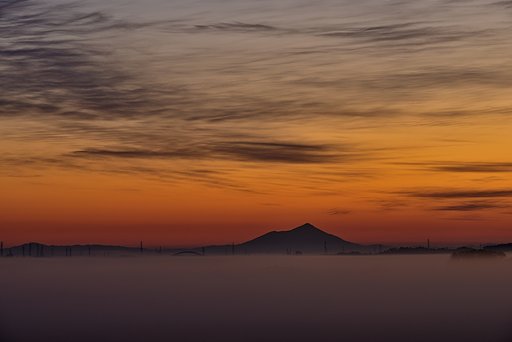 雲上の筑波山