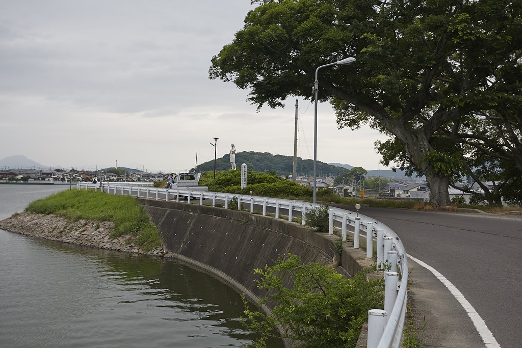 溜池散歩